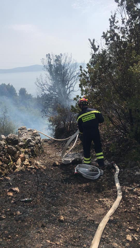 Slika /slike/Vijesti/Požar tučepi DVD Makarska 2.jpg